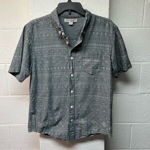 Silverlake Men's Gray Short Sleeve Shirt.